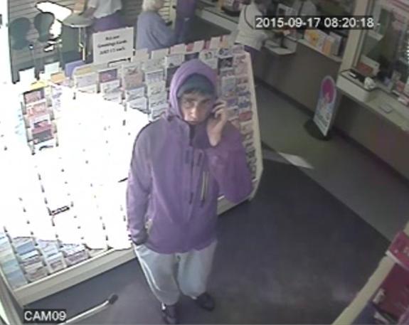 BBCSheffield's tweet photo. Recognise this man? Police investigating attempted robbery of a 76-year-old woman in Doncaster release CCTV image. http://t.co/7we9F3xBgz