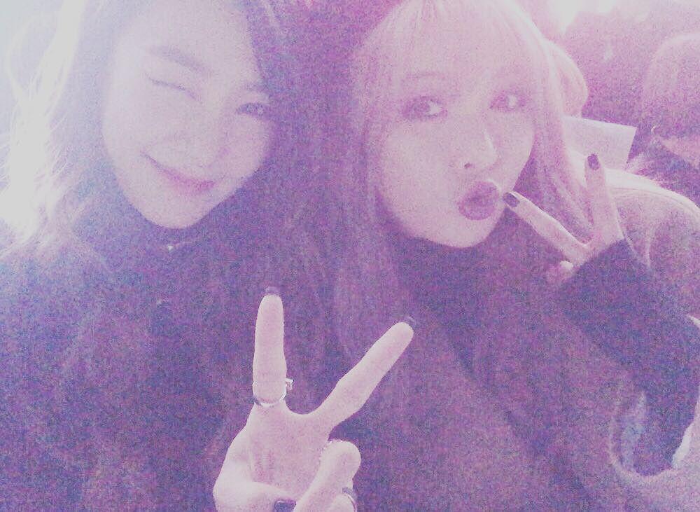 [PIC][16-10-2015]Tiffany tham dự "Hera Seoul Fashion Week 2016SS 'Steve.J & Yoni.P'"  vào tối nay CRbrGk9UAAAtOp_