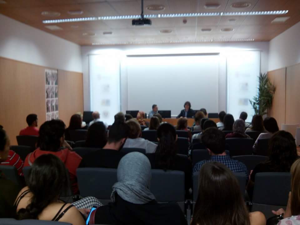 CGCEES's tweet photo. Público asistente  a las jornadas de #EducaciónSocial  que están teniendo lugar en estos momentos  en Ceuta http://t.co/CThYdAC7hL