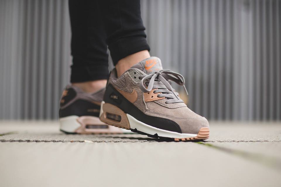 Sole on Twitter: "On foot look at the Nike Air Max 90 LTR Metallic Bronze. Available http://t.co/uNBPxOt33D http://t.co/NQhDC0zINh" / Twitter