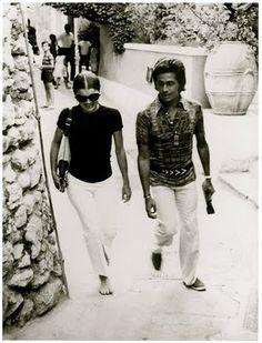 BohemiaRdLDN_VS's tweet photo. #blog #bohemiaroad Valentino and Jackie Onassis #fashionhistory #fashionicons #1970sfashion http://t.co/cOGgyDhdy1