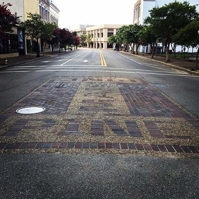 Pine Street. If you want your picture to be used on the #livehattiesburg account, tag us! 📷: @tidefan1976