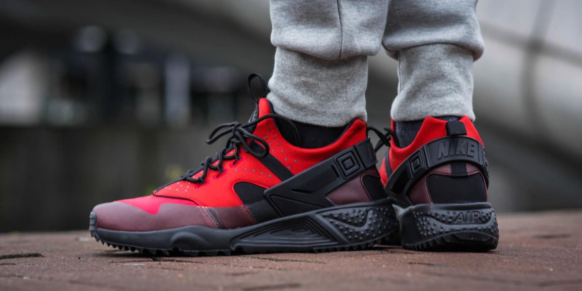 Foot Locker EU on "The Nike Air Huarache Utility in Gym Red &amp; Triple Black is instore &amp; online http://t.co/tR9wGOTv6h http://t.co/iDAnbq4XLJ" / X