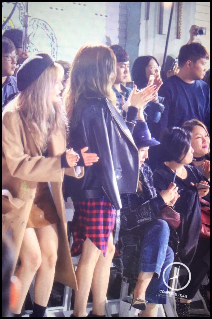 [PIC][16-10-2015]Tiffany tham dự "Hera Seoul Fashion Week 2016SS 'Steve.J & Yoni.P'"  vào tối nay - Page 2 CRcFig-U8AAFNIi