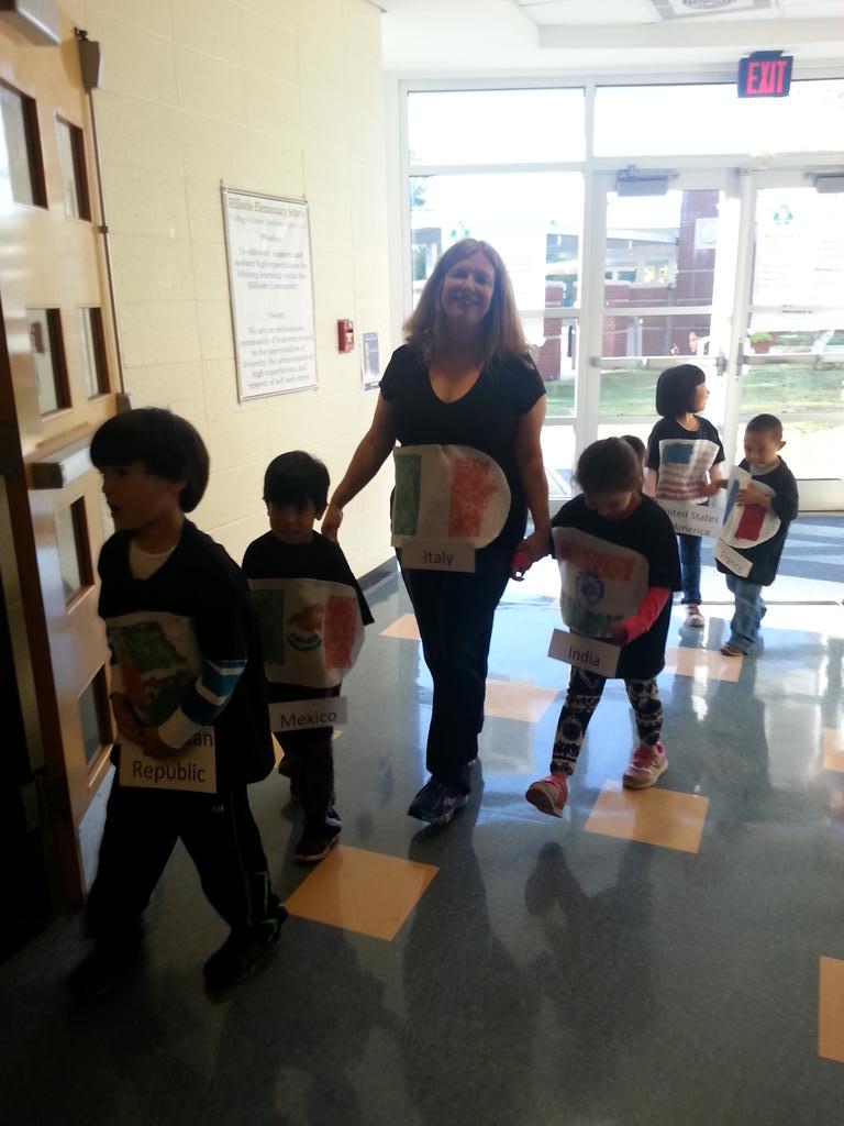LShebat's tweet photo. Hillside ES prepares for International Night with a parade with PSE/KSE students.#cultural awareness_art_music-fun http://t.co/3sCFJ5sCLn