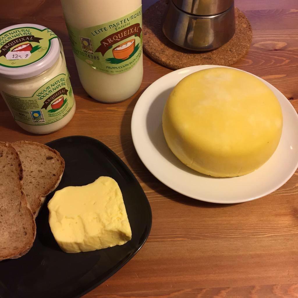 Non se nos ocurre un xeito mellor que éste de comezar a fin de semana... #almorzosquenamoran #Arqueixal