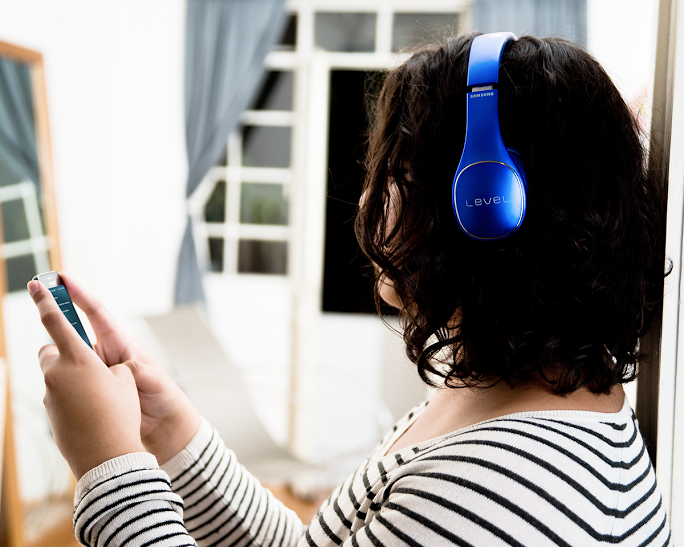 SamsungNL's tweet image. Je luistert draadloos naar jouw favoriete muziek met de #LevelOn Headset.