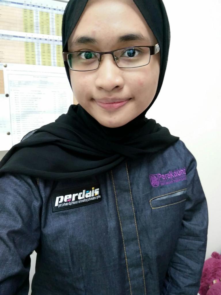 nidz1_'s tweet image. Yeayyyy dah dapat baju!!! #perdais