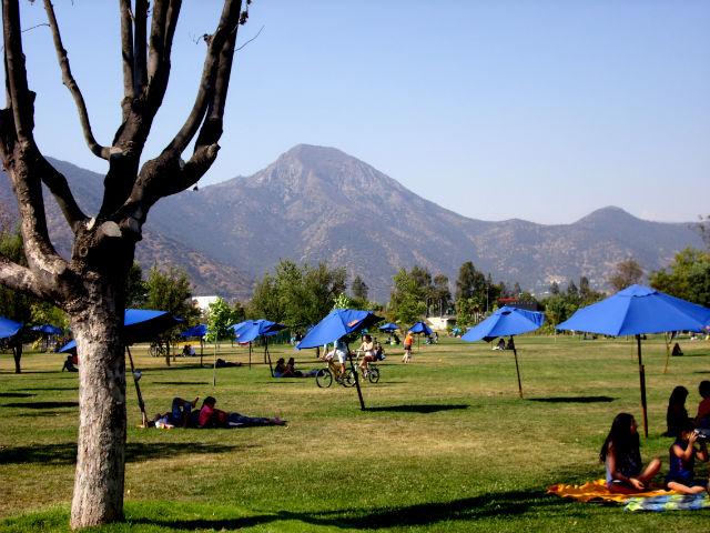 #BuenViernes Te muestro las mejores zonas para alojarte en Santiago bit.ly/1LgdFvf #Chile #Santiago