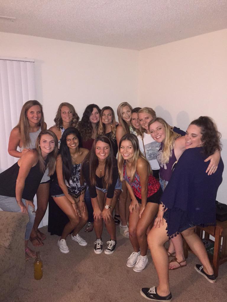 macccdawggg's tweet image. Happppy bday @TaylorEdwards6 ❤️🎉 sorrryy I don't have more pics, but love you 😘 hope today's wonderful!