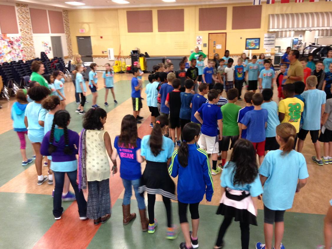 txbamagrl's tweet photo. We do have fun at school😉#dancingfun #ashleyelem http://t.co/vpzRdrt4TY