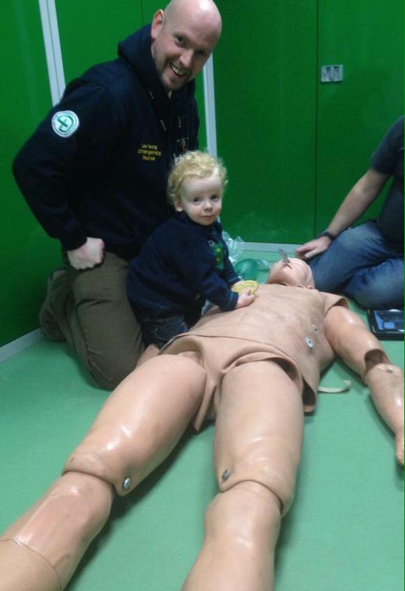 lesyoung01's tweet photo. @donaldnurse999 @SaveALifeScot #CPRselfie @ResusCouncilUK Never to young to do CPR #CPRSavesLives @wmcareteam #md99 http://t.co/5Cv0YxGwAf