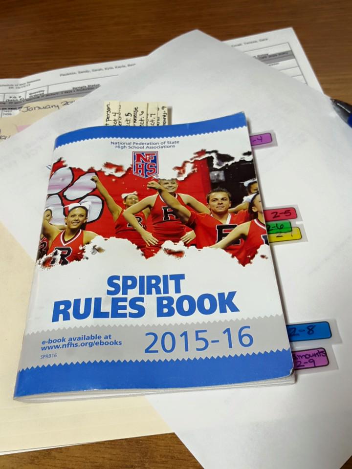 BFuzzULuvMEBeth's tweet image. Prepping for All State tomorrow. #quickreferenceguide #nfhsspiritrules