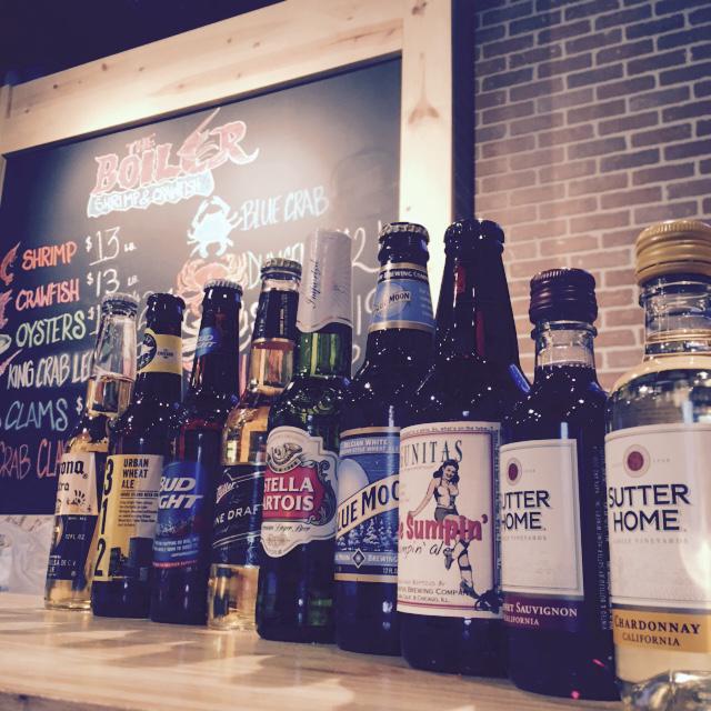 BoilerCrawfish's tweet photo. Big changes at #theboilercrawfish! New liquor license AND new hours: Sat-Sun 1-10 pm,  Mon-Fri 4-10 pm #beer #wine http://t.co/44kivCZViA