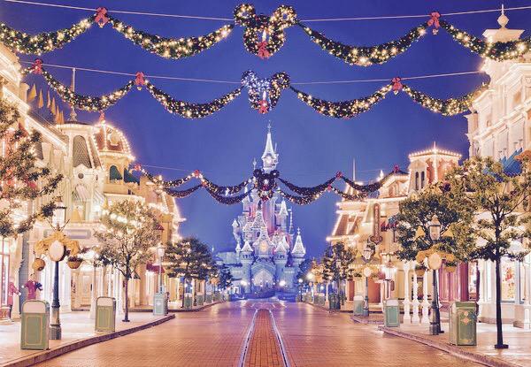 1TD's tweet photo. Really want to go to Disneyland Paris this Christmas. http://t.co/dPTFunghBU