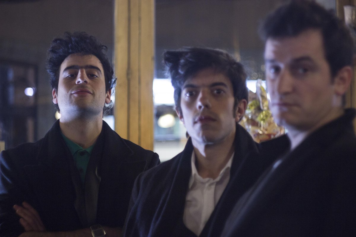 #ÚLTIMES FUNCIONS de #LaRevoltadelsÀngels, un text d'#EnzoCormann que revisa la figura de l'artista als nostres dies