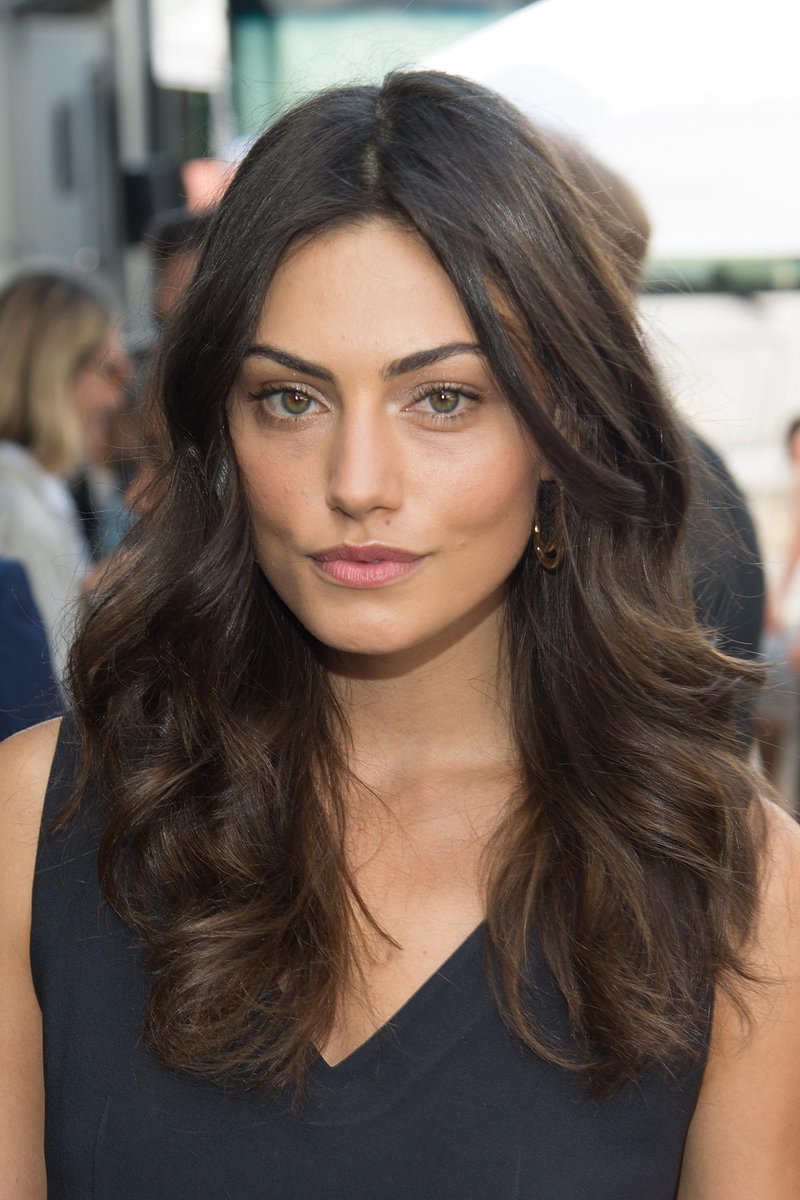 Phoebe tonkin sexy