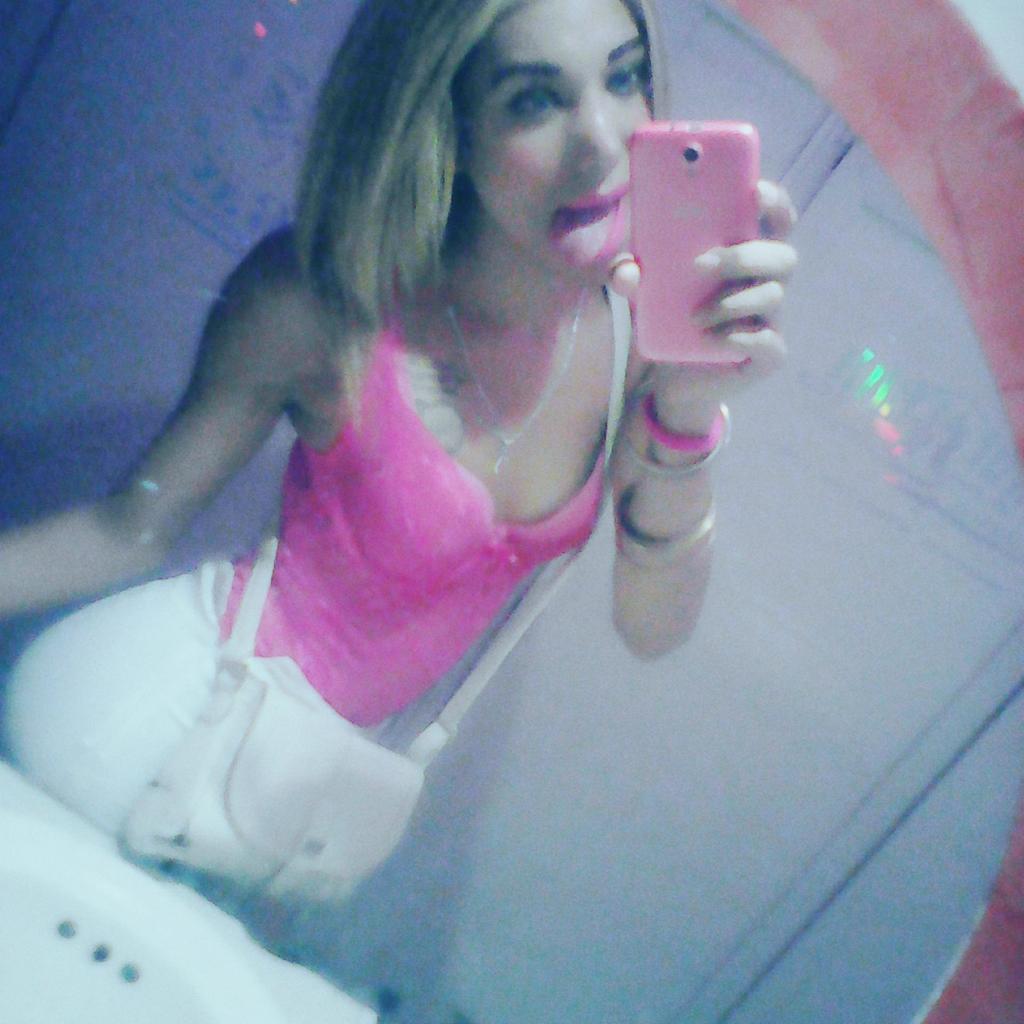 anahilleon's tweet photo. Yoo #sexy. #chicatrnas #xoxox #xxx http://t.co/AEx2MT94UL