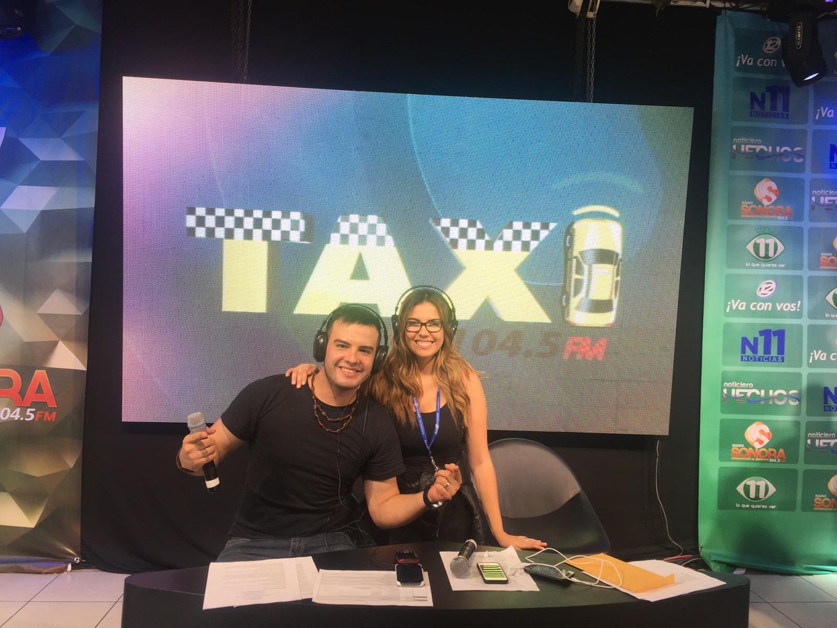 SonoraFM_sv's tweet image. Esta tarde el #Taxi desde #Clap2015 en Cifco @henryurbinatv @lageorgina