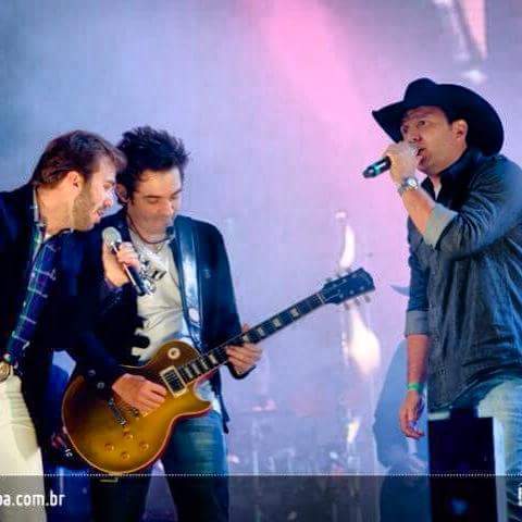DuplaZReG's tweet photo. @duplaFeS tb tamo ai! "Zé Rubens &amp; Guilherme - #BrahmaValley #TalentoSertanejo" no YouTube - https://t.co/6Hx7UMMdqs http://t.co/rgGSuQv6sO