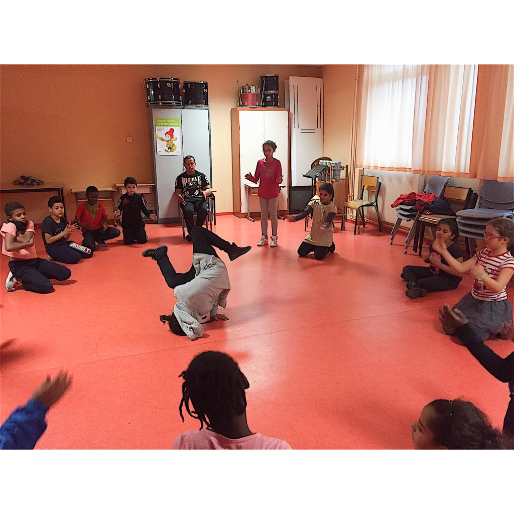 L'ateliers de joliot Curie périscolaire ;) CM1CM2 oullllaaaaaah énergie de folie ;) #Reims #hiphop #footzbeul