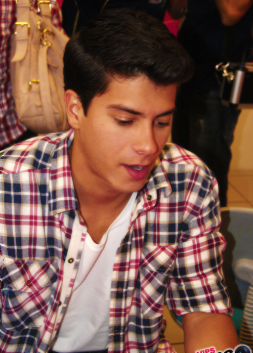 arthurdesgrama's tweet photo. Seção de fotos Arthur com topete  #PJBJovemDoAnoArthurAguiar http://t.co/IkVgJdRRxD
