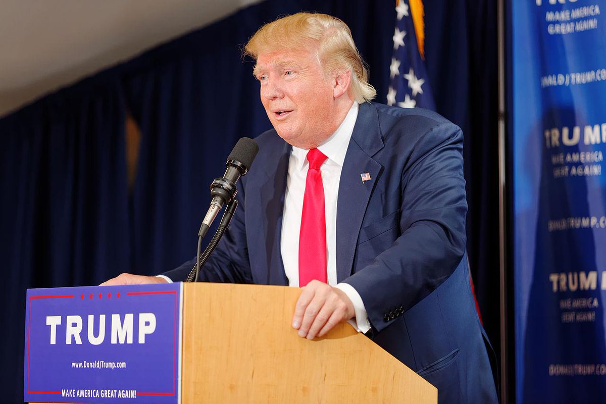 FactYouFacts's tweet photo. Donald Trump's carpets match his drapes. http://t.co/8VJEjKNghH