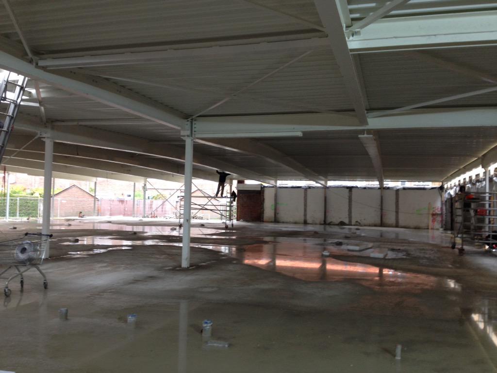 KBGprojecten's tweet image. Vandaag is er al een start gemaakt met de kalkzandsteen wanden. De voorgevel wordt voorzien van een vliesgevel #KBG