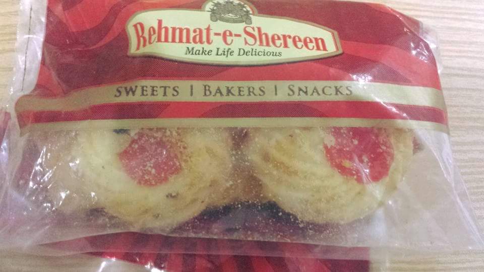 iLivingDream's tweet image. No.. Its all in your head hahaha #suddenclick #karachi #rehmateshereen