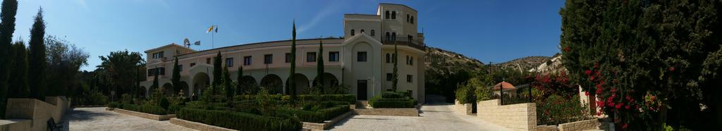 FtmPhotobooths's tweet image. Loving cyprus :) Everyone here is amazing -  st George's Monastery