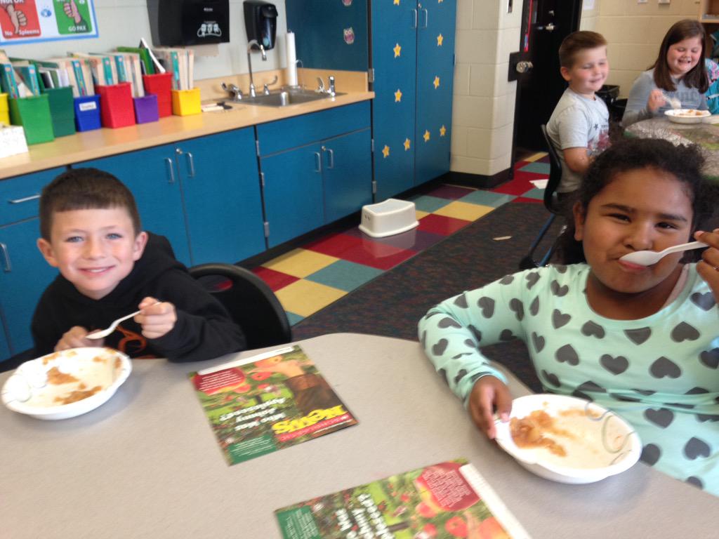 OtsegoGrade2's tweet photo. We're celebrating the end of Apple Week by reading about Johnny Appleseed &amp; eating applesauce! #yummy #OtsegoKnights http://t.co/vll8vKGCf4