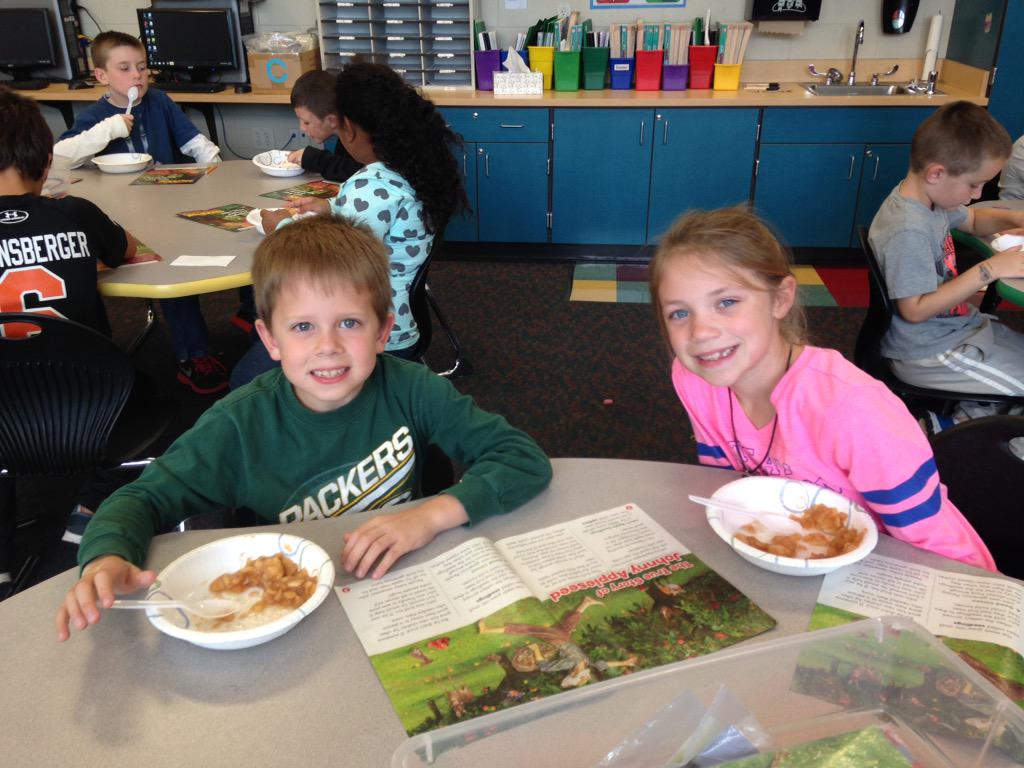 OtsegoGrade2's tweet photo. We're celebrating the end of Apple Week by reading about Johnny Appleseed &amp; eating applesauce! #yummy #OtsegoKnights http://t.co/vll8vKGCf4