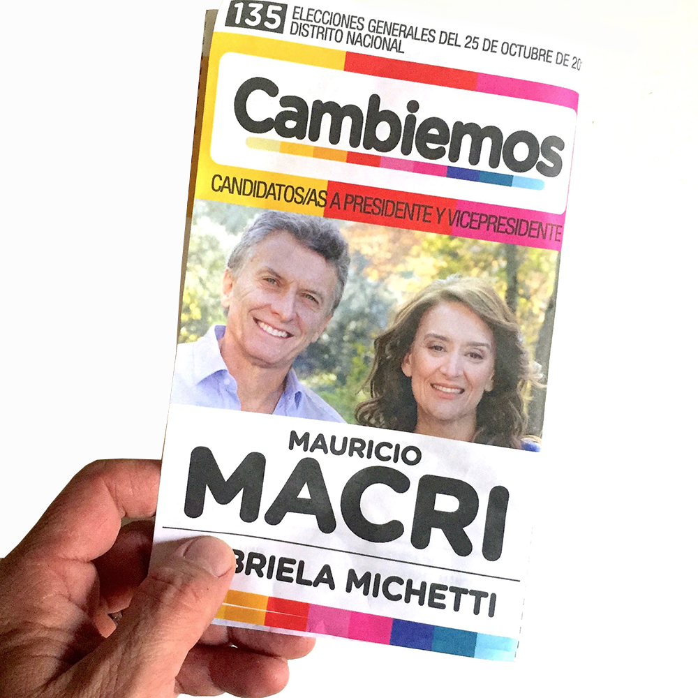 mauriciomacri's tweet photo. Pesa menos de 1 gramo y parece un pedazo de papel inofensivo, pero nunca una boleta de papel tuvo tanto poder. http://t.co/My8muA3pe9