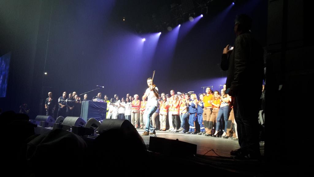 Mar_Aniel's tweet photo. Énorme @Cirone06 sur scène. Plusieurs cordes à son arc le mec ! #ensemble06 http://t.co/nDW4tarrK0