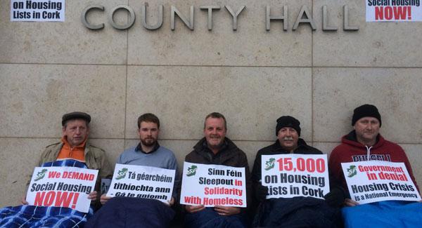 breakingnewsie's tweet image. 125 business leaders will sleep rough tonight to highlight homelessness crisis shr.gs/OZFbTnh #ShineALight