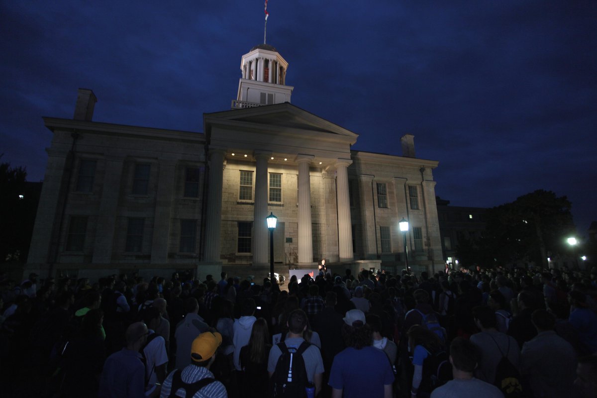 gageskidmore's tweet photo. Photos: Students for Rand rally at the University of Iowa: https://t.co/r5q9xKtyuJ http://t.co/X6xtXkAASt