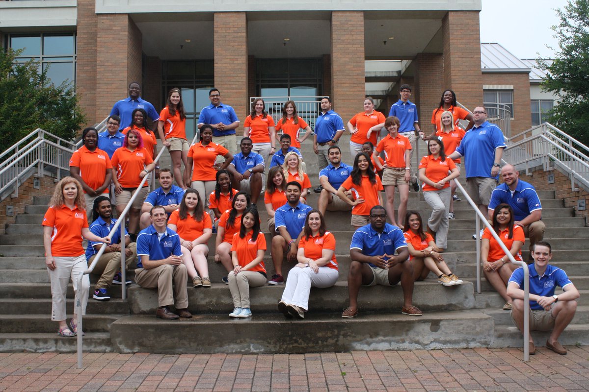 UTAOrientation's tweet photo. #BeAMavOL #TBT to the 2015 Mav OLs. Apply today and join this amazing legacy! https://t.co/pV0f1feOA9