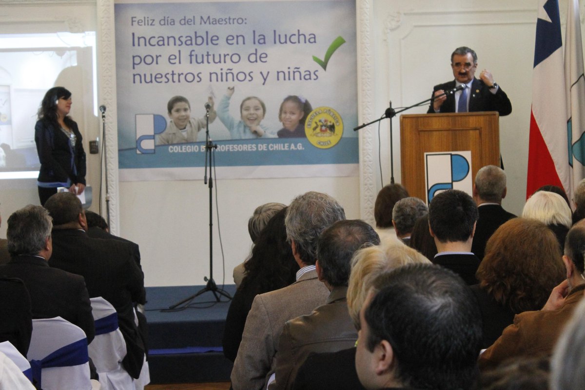 ColegioProfes's tweet photo. Desafíos de este año marcaron celebración del día del profesor/a
http://t.co/zNsnlwIFee http://t.co/DHNEU0hrDu