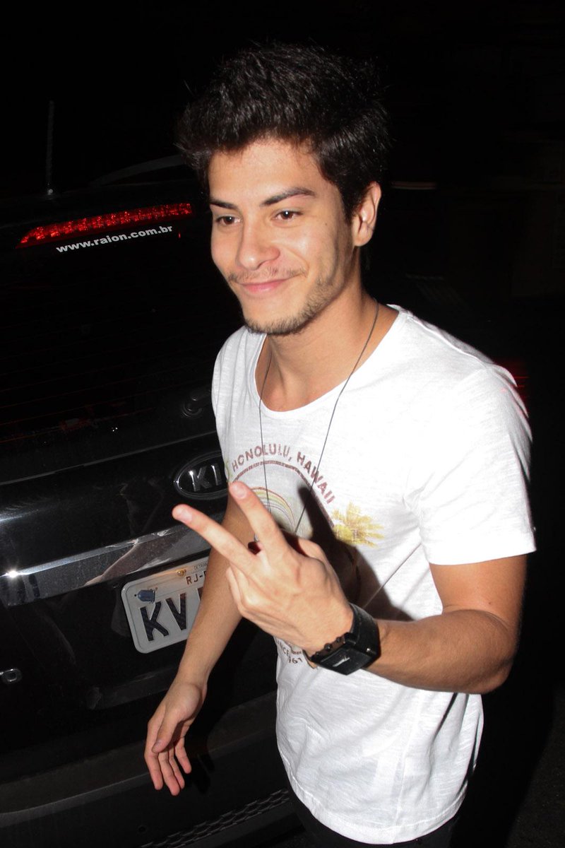 arthurdesgrama's tweet photo. RT = VOTO #PJBJovemDoAnoArthurAguiar http://t.co/uepQZ3hAaG