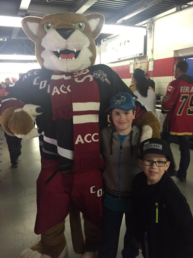 crystalICUnurse's tweet photo. .@ACCMB @bdnwheatkings #GoWheatiesGo #ACCNight #CACcey http://t.co/e4vxmF1eI3