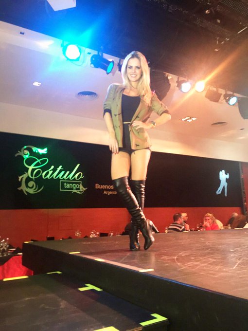 Hoy ceno y disfruto el show en @Catulotango ????#tango #show #Abasto http://t.co/f3xCim0F4j