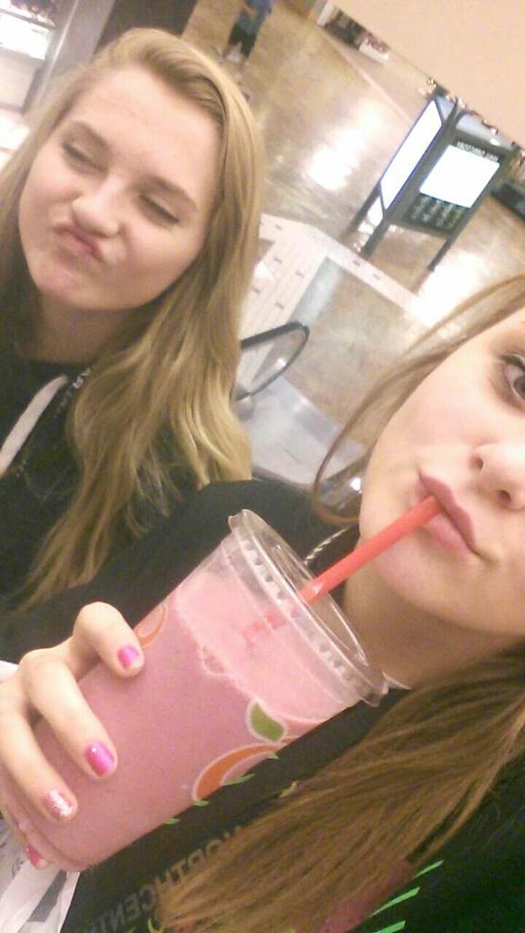 stephaniee11is's tweet photo. Love you Danielle๐ #mtyc15 http://t.co/GHbRIgBUve
