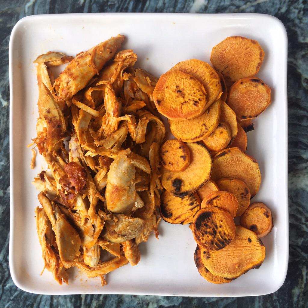 MonteCoxBody's tweet photo. Halloween orange eating! Roasted chicken + hot sauce + pan roasted sweet potato = 10 minutes #whole30 #paleo http://t.co/xljR1K4LUZ