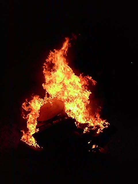 dominicspitxley's tweet photo. Burn the couch #beatfowler http://t.co/QWBOLQh7CL