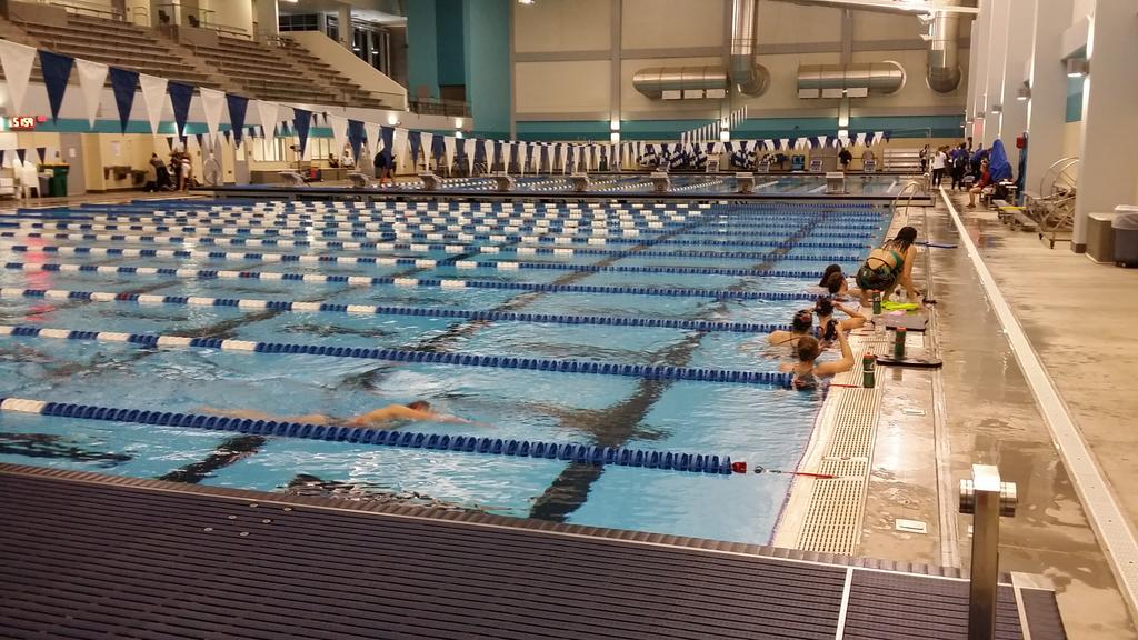 StanfordSwim's tweet photo. Great first night with the lady cards! Taking pride in everything that we do TOGETHER! #teamwarmdown http://t.co/b7iOIOAKOG