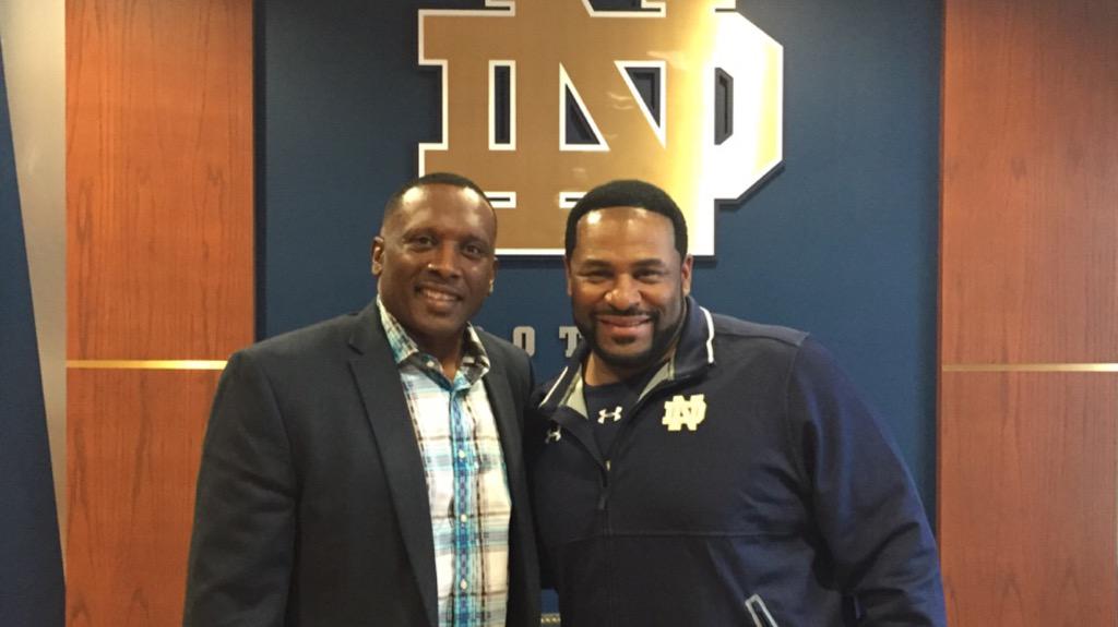 CoachBrianKelly's tweet photo. How many schools can have 2 NFL Hall of Famers on campus at once?

Glad to have Tim &amp; Jerome here this weekend! http://t.co/JeejBWaMQf