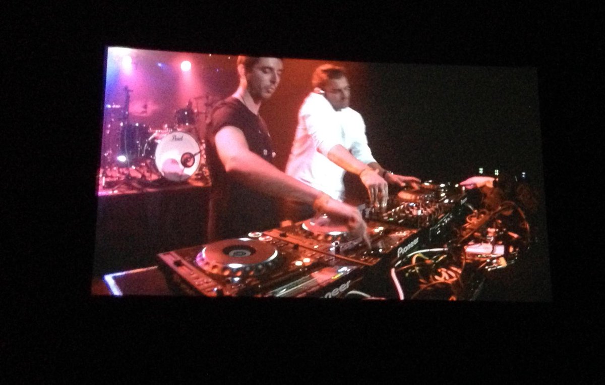 damienallemand's tweet photo. .@TheAvenerMusic & Feder énorme au Nikaïa #ensemble06 http://t.co/J3Yswam6U7