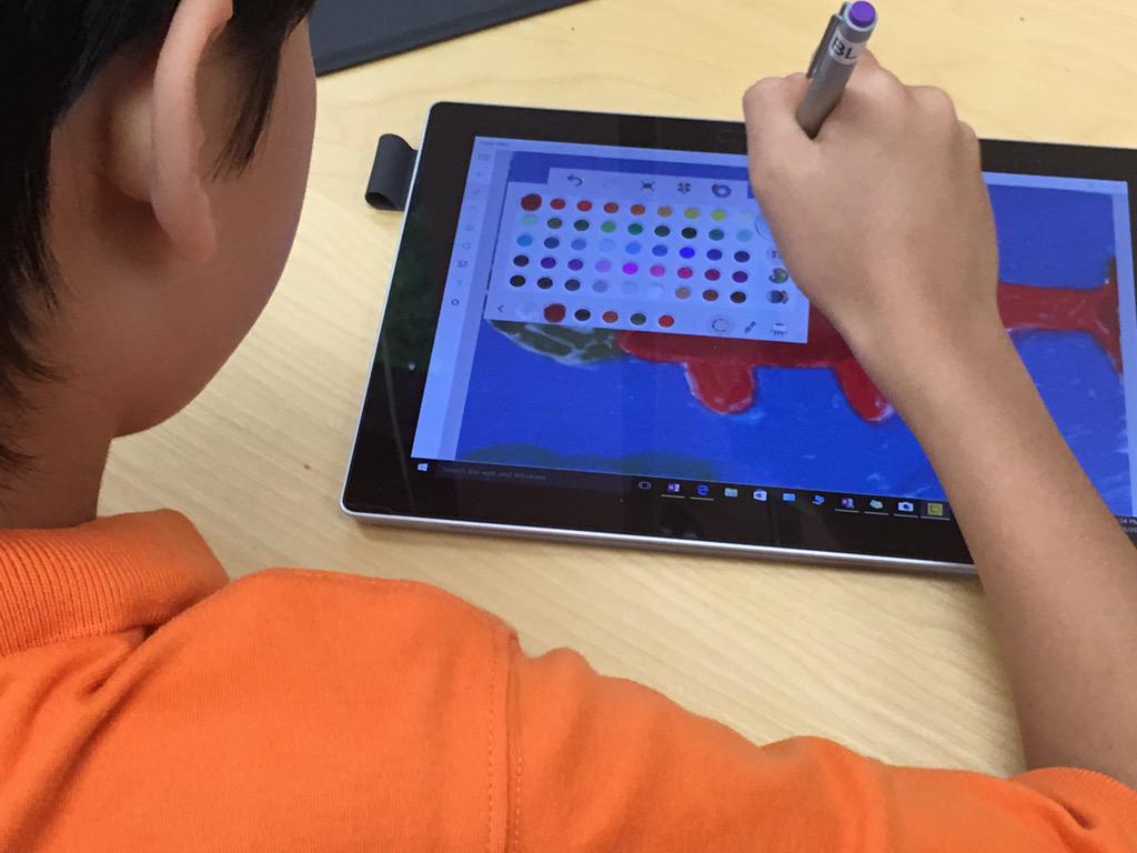 mrzphd's tweet image. #surface3 #MSFTEDU #MIEExpert #art Cedar River #Salmon #experiential #pblchat @FreshPaintTeam @SeattleAquarium