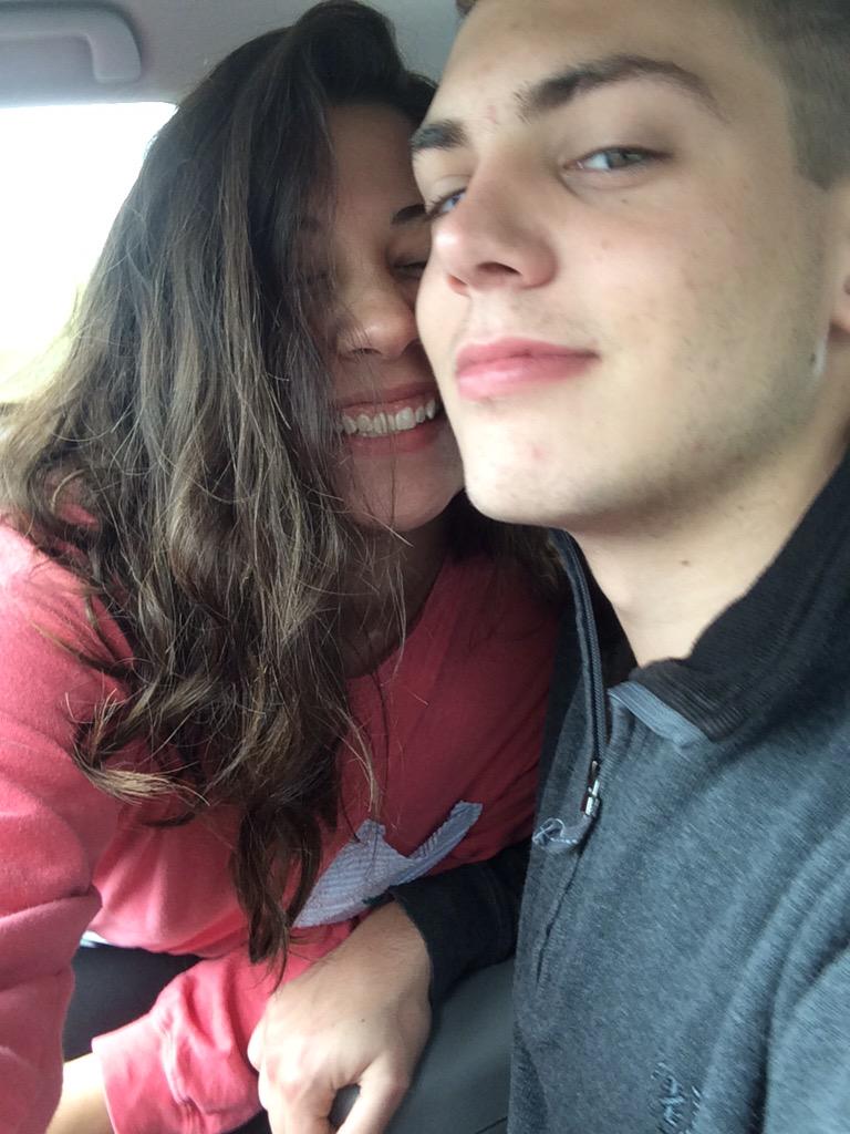 SPoole_021's tweet photo. Wake up ratch "let's take an ugly picture" http://t.co/49qsg8liB8