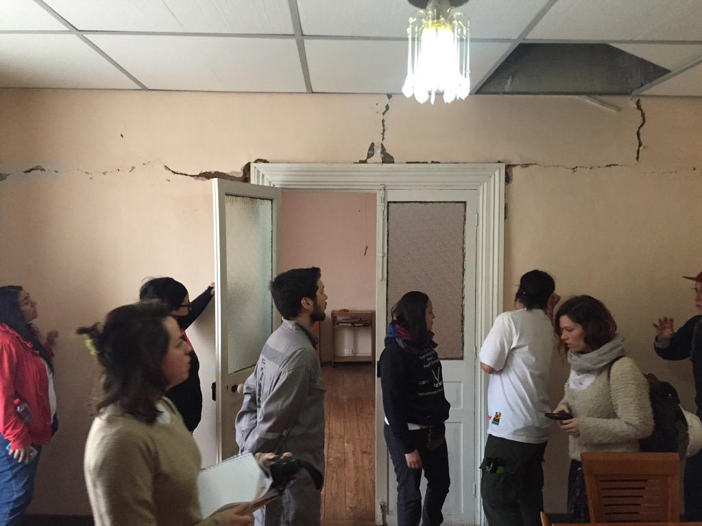 Expertos en #adobe evaluan las viviendas de #Canela, entregando confianza a los vecinos  #SalvemoselPatrimonio